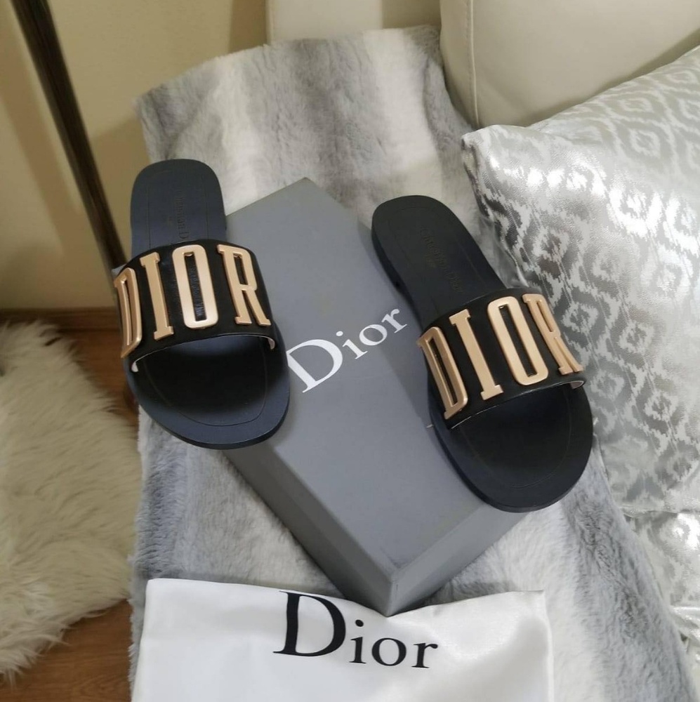Dior slides